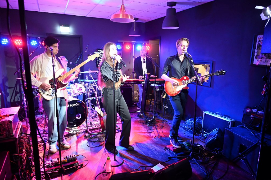 ../Images/10 jaar Ro's Barbershop 008.jpg